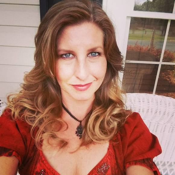 Meet your Posher, Erica - Picture 1 of 1